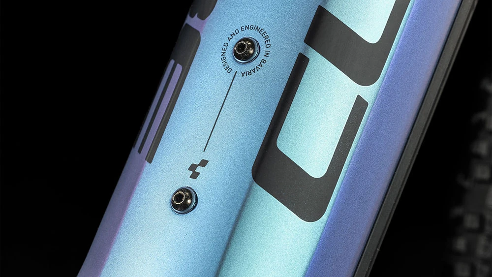 Cube Reaction Hybrid Race 750 Switchblue´n´black 8 Cube Reaction Hybrid Race 750 Switchblue´n´black – Image 6